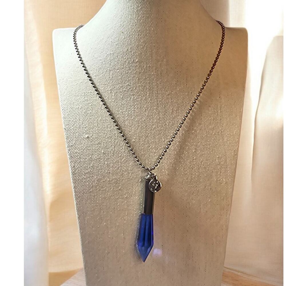 Blue fauceted Chandelier Drop Crystal Shaped Pendant Silver Tone Necklace